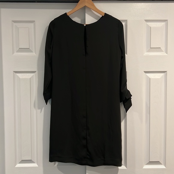 H&M Chic Dress - Picture 2 of 4